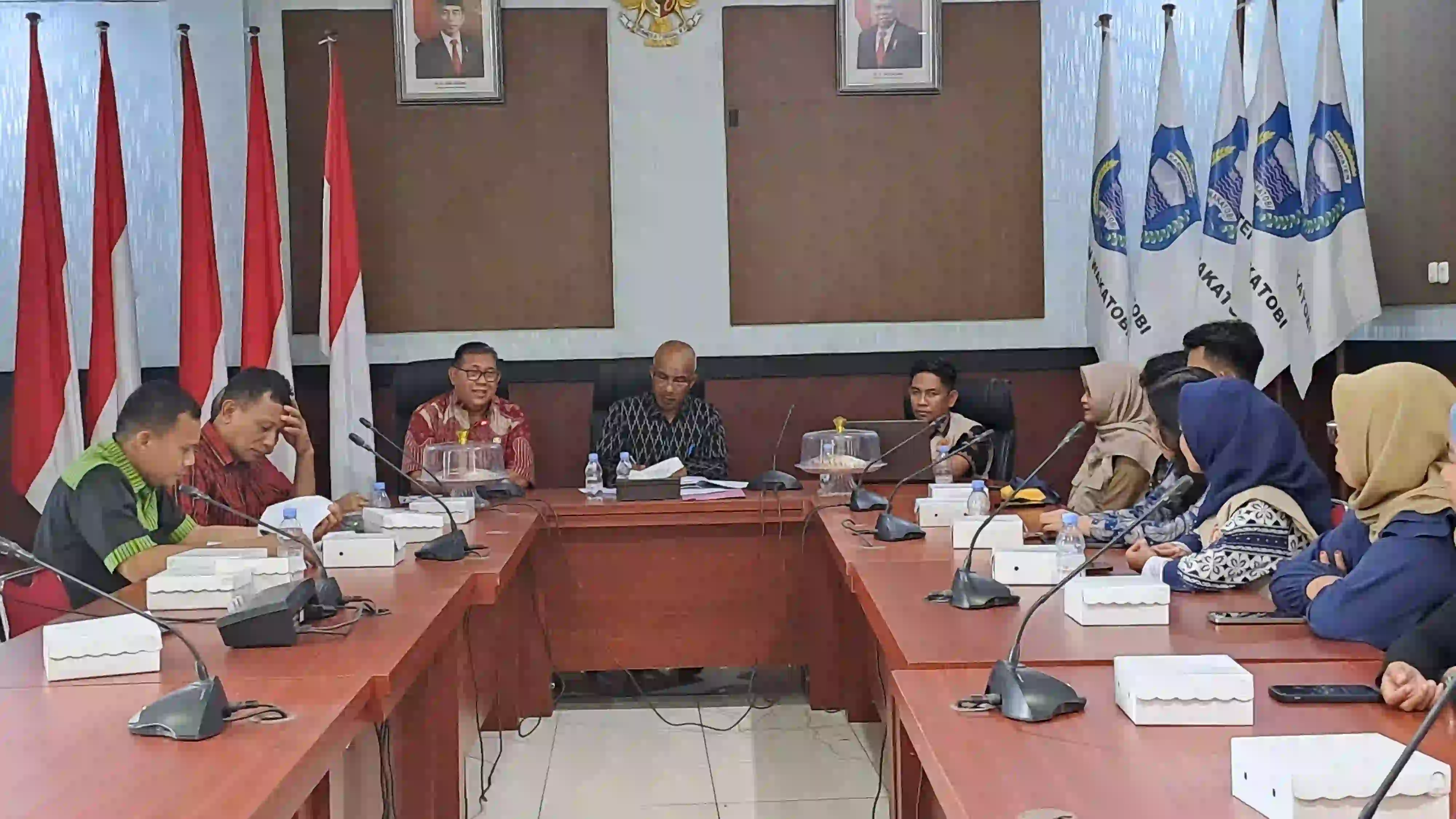 Kawan Inspirasi Kendari saat menemui Pemerintah Daerah Wakatobi. Foto: Kawan Inspirasi