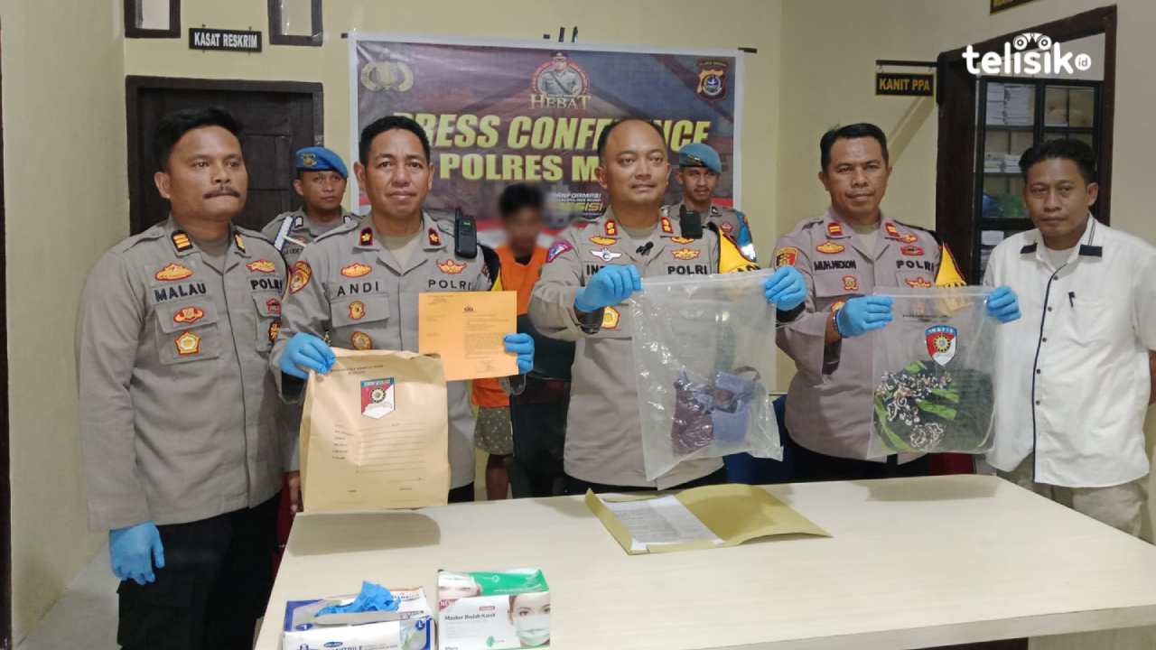 Kapolres Muna, AKBP Indra Sandy Purnama Sakti saat memperlihatkan tersangka dan barang buktinya. Foto: Sunaryo/Telisik