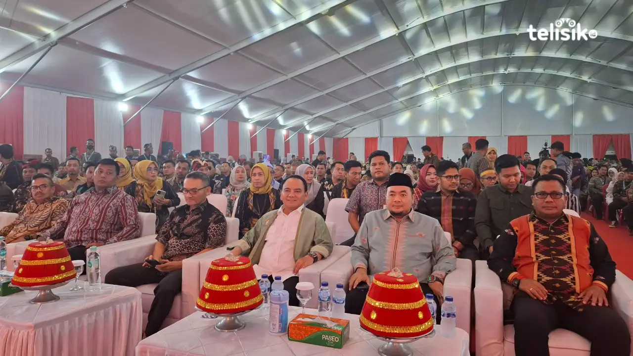 Ketua KPU Provinsi Sulawesi Tenggara, Asril, Ketua KPU RI Mochammad Afifudin dan Pj Gubernur Sulawesi Tenggara Andap Budhi Revianto. Foto: Erni Yanti/Telisik