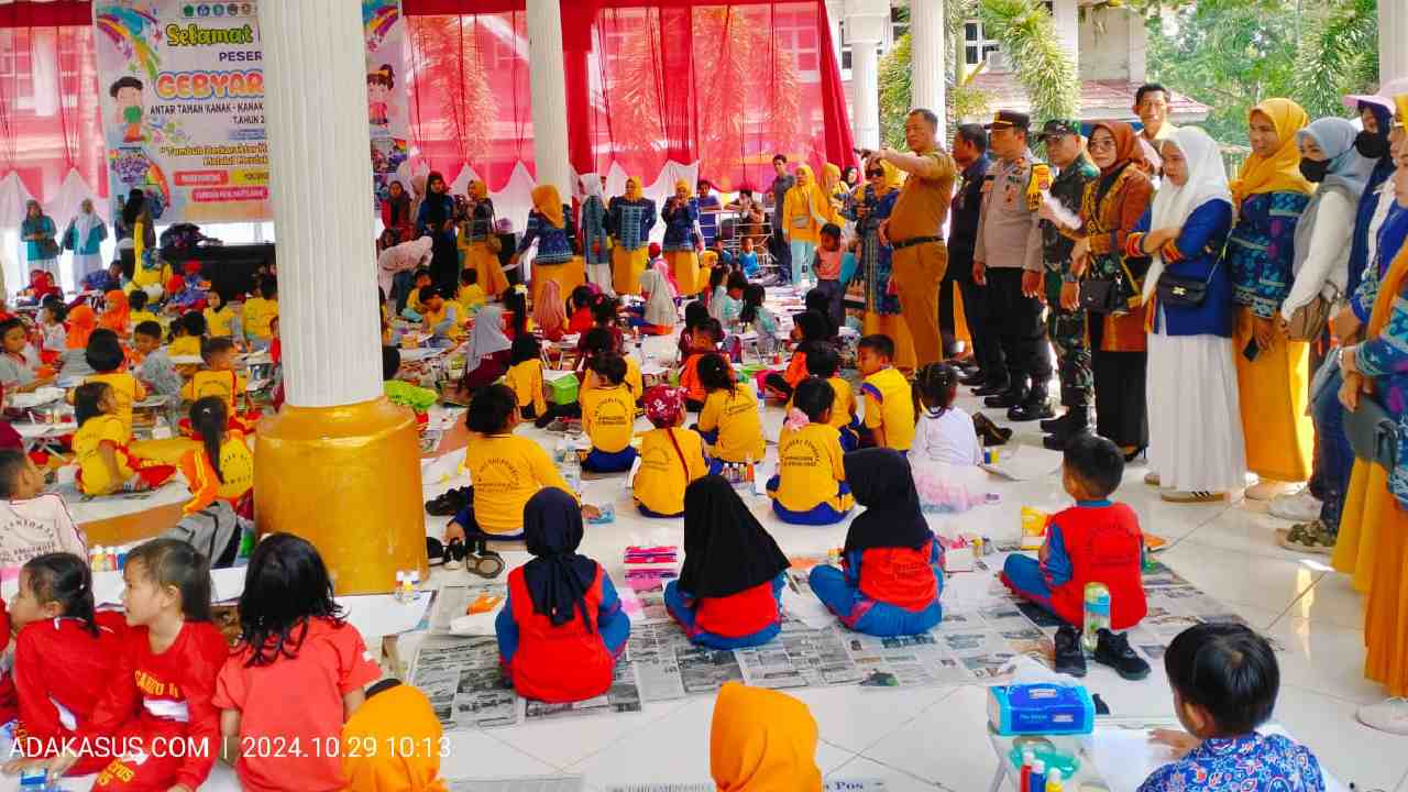 Sekretaris Daerah Kabupaten Konawe, Ferdinand Sapan, saat menghadiri Gebyar PAUD, Selasa (29/10/2024). Foto: Ist