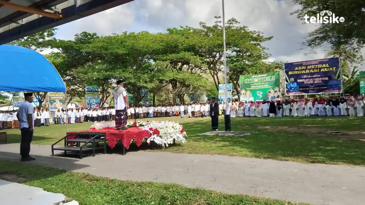Momen perayaan hari santri nasional oleh pemerintah kabupaten Muna Barat bersama Kemenag Muna Barat. Foto: Putri Wulandari/Telisik