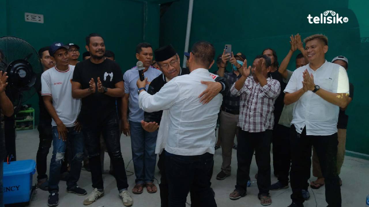 Paslon Bahtera dihadapan para pendukungnya. Foto: Sunaryo/Telisik