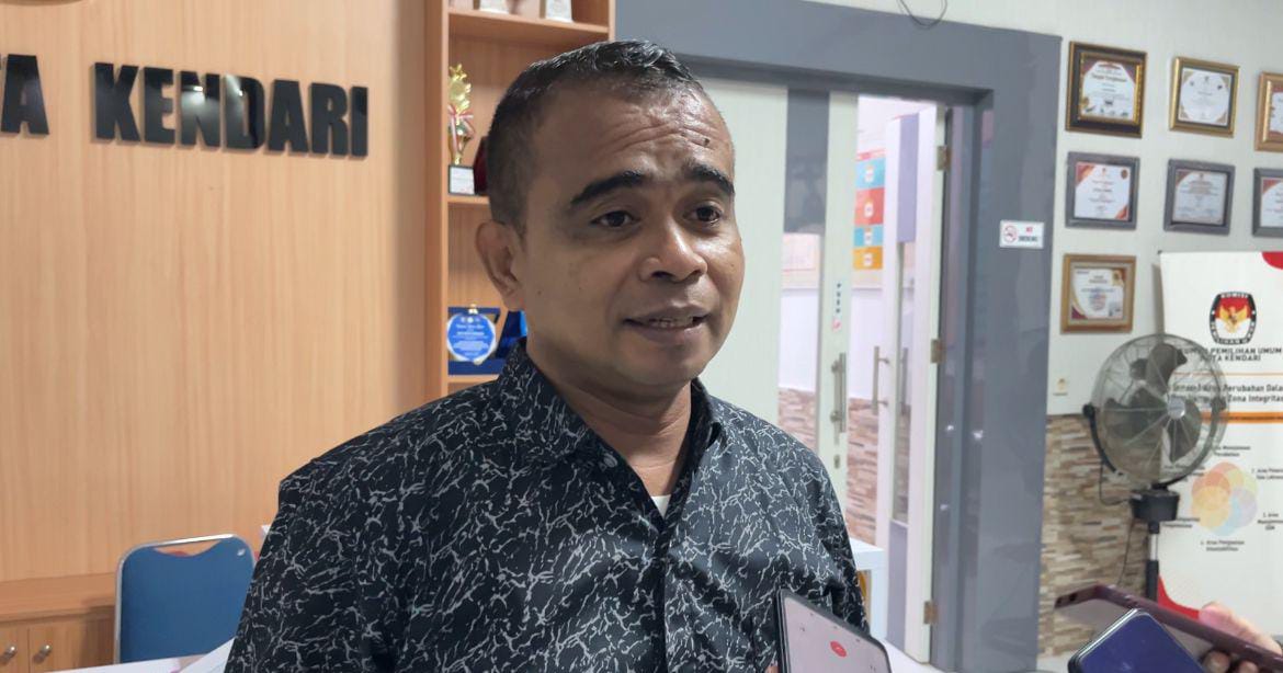 Ketua Bawaslu Kota Kendari, Sahinuddin. Foto: ist