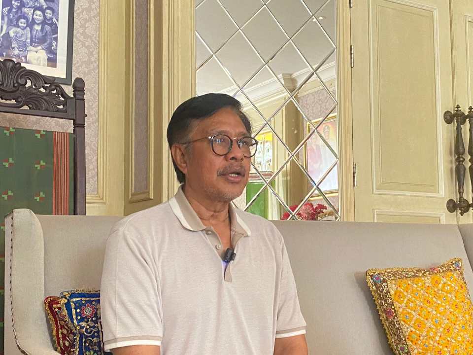 Mantan Gubernur Sulawesi Tenggara, Nur Alam saat memberikan keterangan usai pertemuan dengan pihak Lukman Abunawas. Foto: Ist