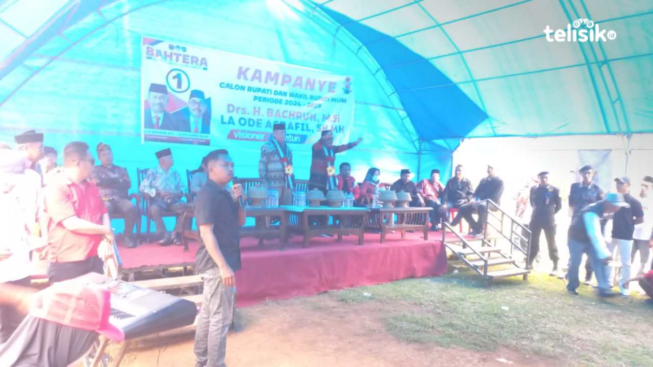 Paslon Bahtera saat berkampanye di Desa Wabintingi, Lohia. Foto : Sunaryo/Telisik