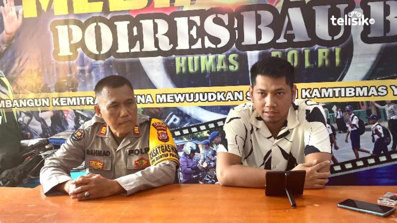 Kasat Reskrim Polres Baubau, Iptu Ridlo Muzayyin Sih Basuki (kanan) saat memberikan keterangan terkait kasus persetubuhan wanita disabilitas. Foto: Elfinasari/Telisik