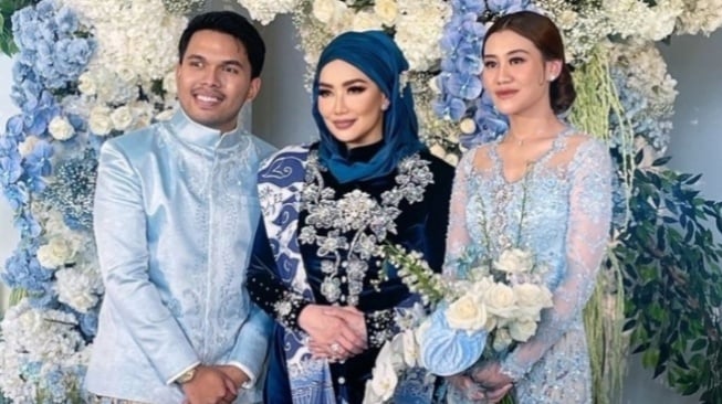 Thariq Halilintar dan mertua, Reza Artamevia. Foto: Repro Instagram