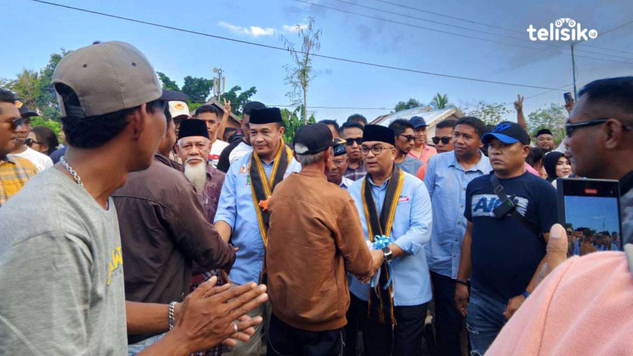 Paslon Bupati dan Wakil Bupati Muna, Rajiun - Purnama, saat berkampanye di salah satu zona kampanye di kabupaten setempat. Foto: Putri Wulandari/Telisik