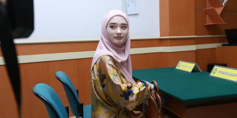 Inara Rusli diam-diam sudah punya pacar baru setelah cerai dari Virgoun. Foto: Repro KapanLagi.com