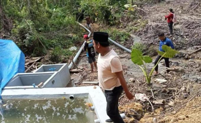 Pemkab Bombana salurkan pipa 15.500 meter untuk air bersih. Foto: Ist