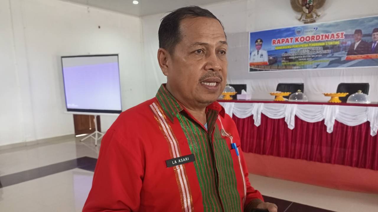 Kepala BKKBN Buton Selatan, La Asari saat ditemui sejumlah awak media. Foto: Ist.