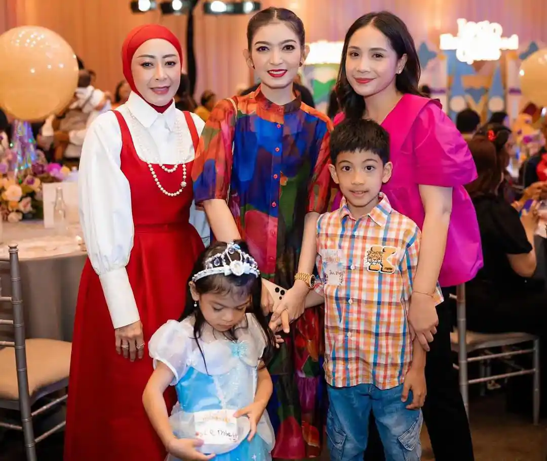 Saat rakyat resah PPN naik, Selvi Ananda dam Nagita Slavina mencuri perhatian. Foto: Instagram @selvie_ananda_