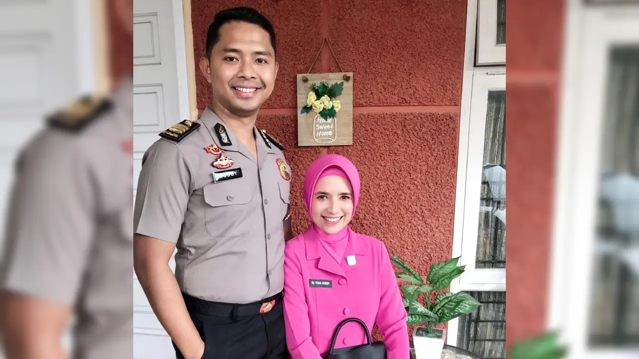 Diyanah Ulfah resmi menikah dengan Robby, seorang polisi, pada tahun 2019. Foto: Repro Instagram @diyanahdiul