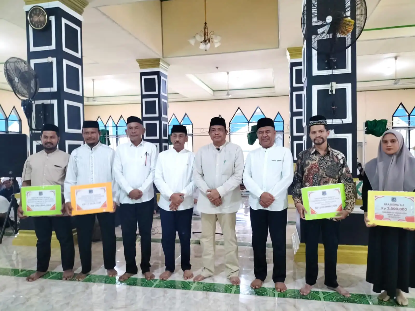 Seusai acara zikir dan doa bersama dengan masyarakat. Foto: Ist
