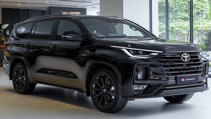 Toyota Kijang Innova Reborn 2025 hadir dengan desain dan fitur futuristik. Foto: YouTube@Auto864