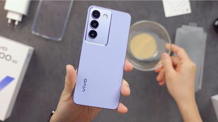 Daftar harga HP Vivo dan IQOO pada Januari 2025. Foto: Repro YouTube @GadgetIn