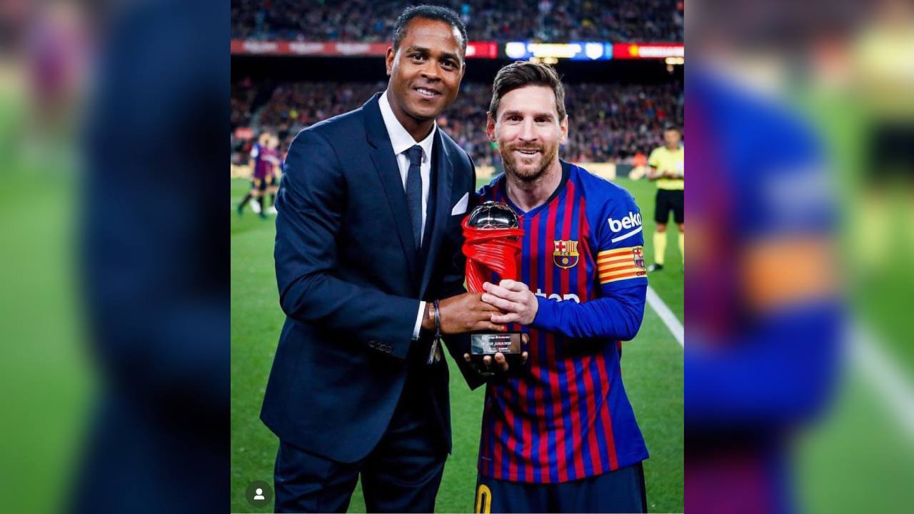 Patrick Kluivert (kiri) bersama Lionel Messi. Foto: Instagram @patrickkluivert9