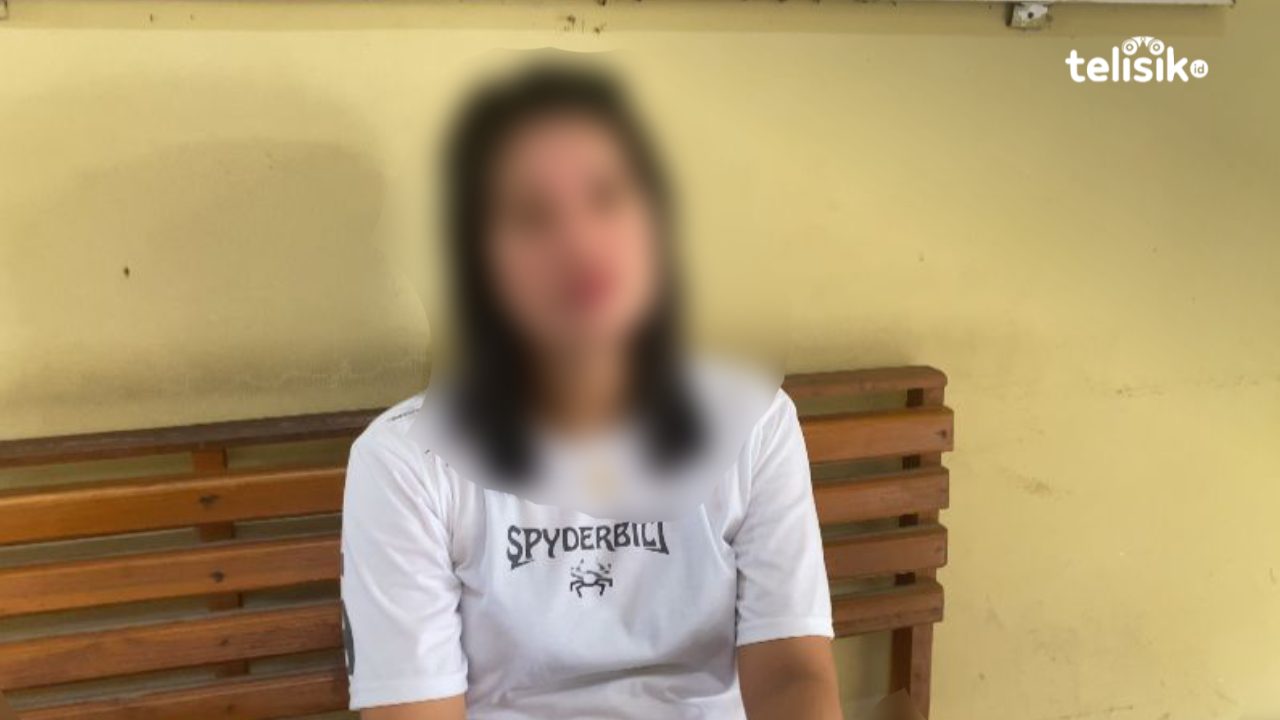 Sufira saat menceritakan peristiwa yang dialaminya kepada telisik.id, Sabtu (18/1/2025). Foto: Elfinasari/telisik