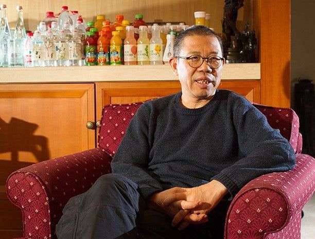 Jual air mineral, Zhong Shanshan sukses jadi miliarder dunia. Foto: Repro Idn Times