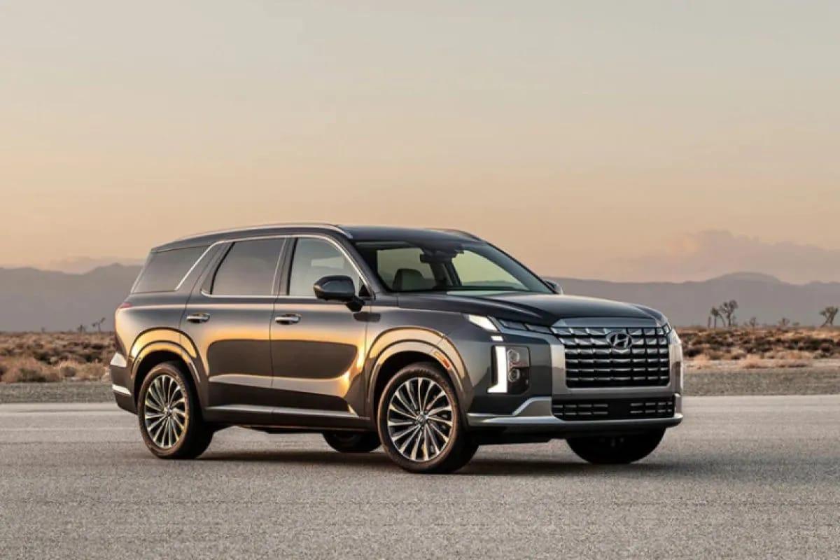 Kehadiran Hyundai Palisade 2025 menarik perhatian dengan lima tipenya. Foto: Repro Hyuandai.id