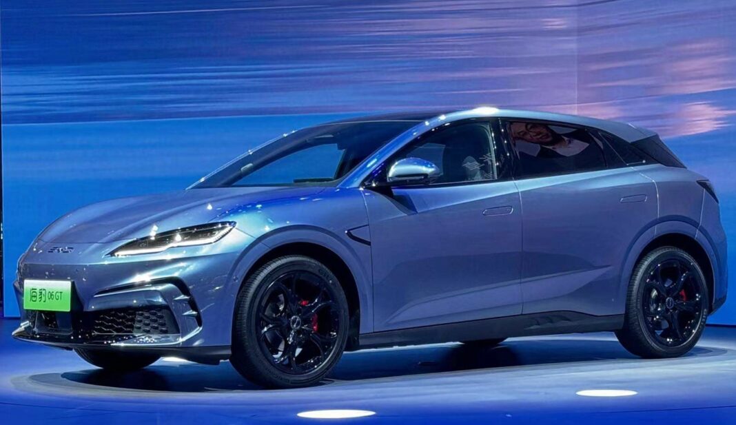 Tampilan BYD Seal 06 GT memukau dengan desain modern sporty. Foto: Repro carnewschina.com