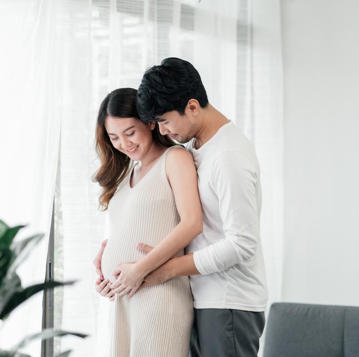 Bayi dalam kandungan terlindungi dengan baik dan tidak merasakan hubungan seksual. Foto: Repro Getty images