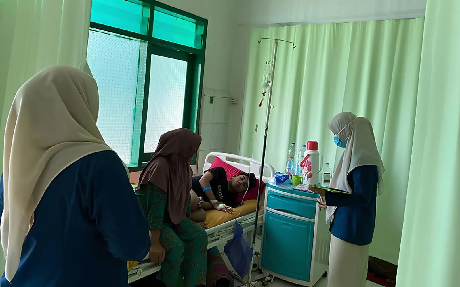 Cerita seorang mahasiswa semester akhir, Farhan, yang merasakan kemudahan dalam berobat melalui program JKN. Foto: Ist