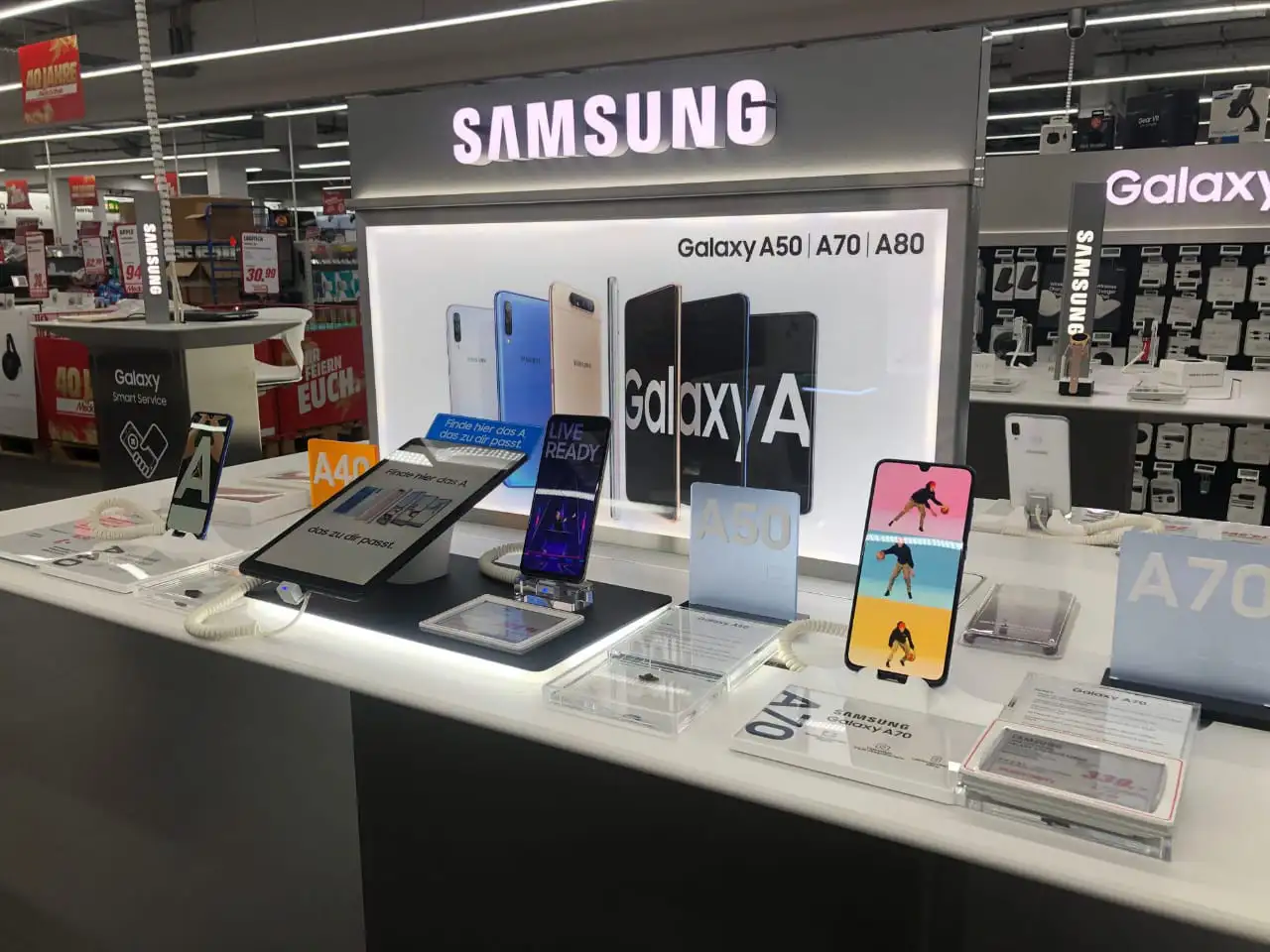 One UI 7 hadir membawa fitur baru untuk  sistem operasi HP Samsung. Foto: Repro Jakartanotebook