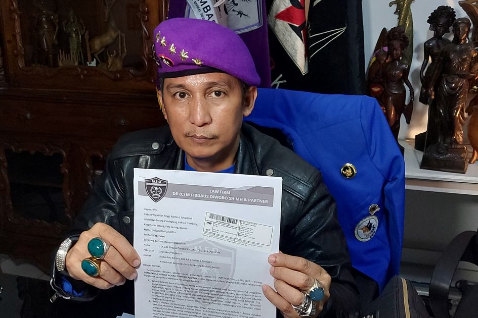 Firdaus Oiwobo mengklaim memiliki gunung di Parung, Bogor. Foto: Repro Grid