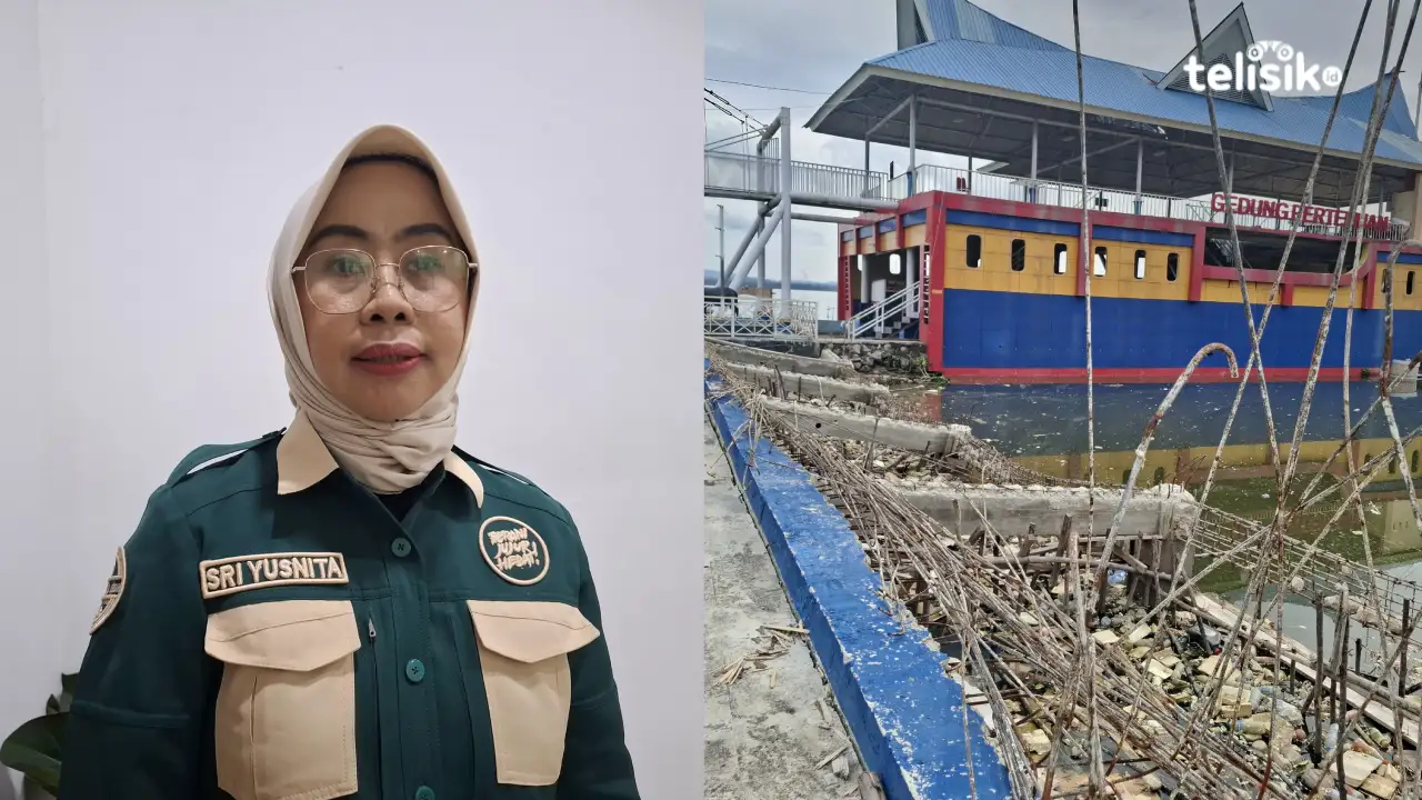 Kepala Inspektorat Kota Kendari, Sri Yusnita audit jembatan Tambat Labuh di Kendari. Foto: Erni Yanti/Telisik