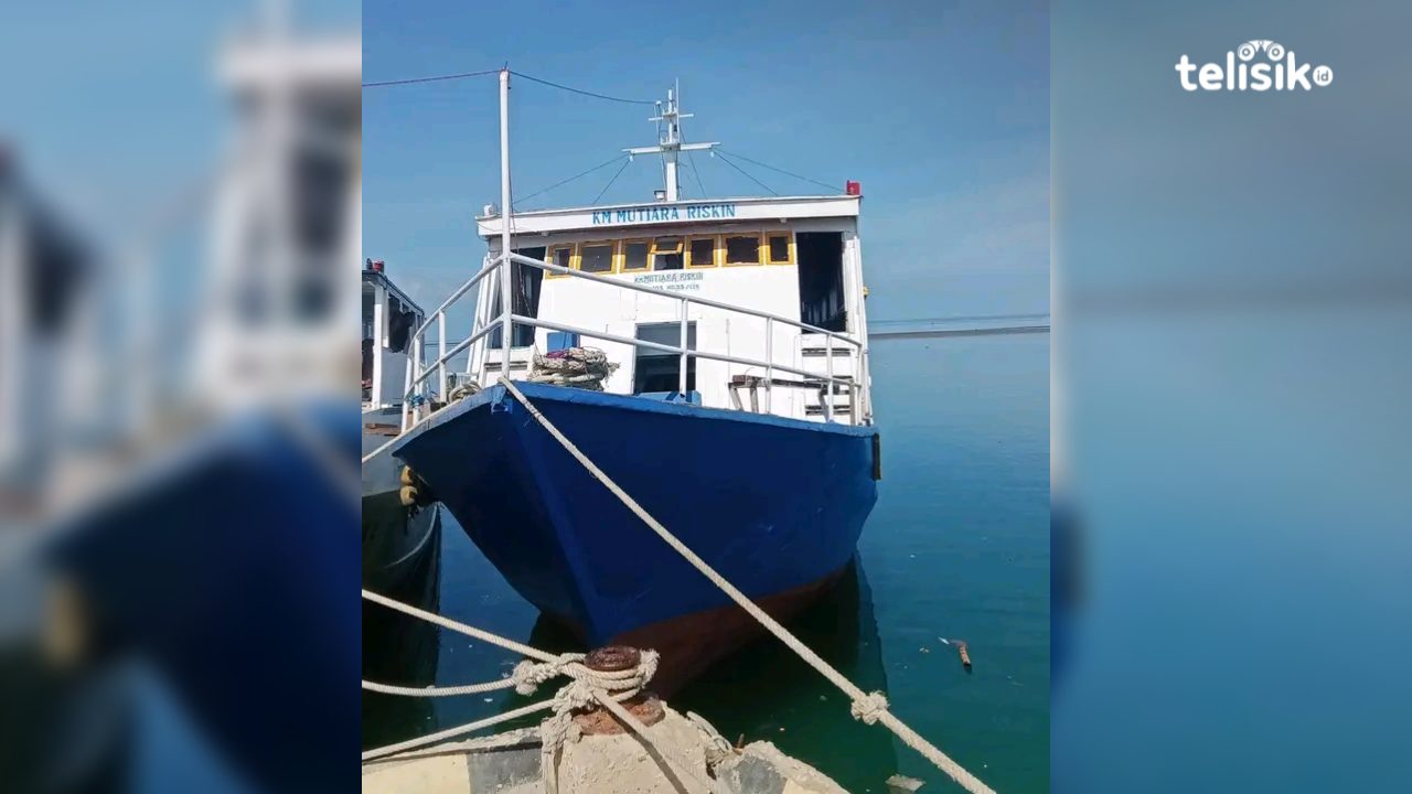 KM. Mutiara Riskin yang melayani rute Tomia-Baubau. Foto: Wa Ode Hesti/Telisik