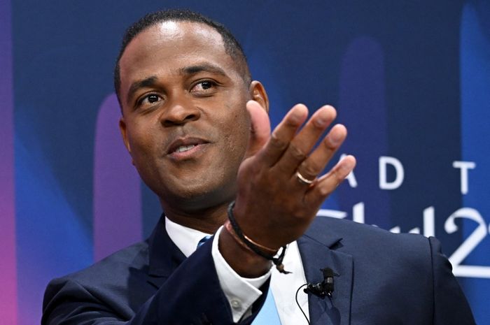 Patrick Kluivert akan memanggil 27 pemain Timnas Indonesia dalam menghadapi Australia dan Bahrain di Kualifikasi Piala Dunia 2026. Foto: Repro AFP