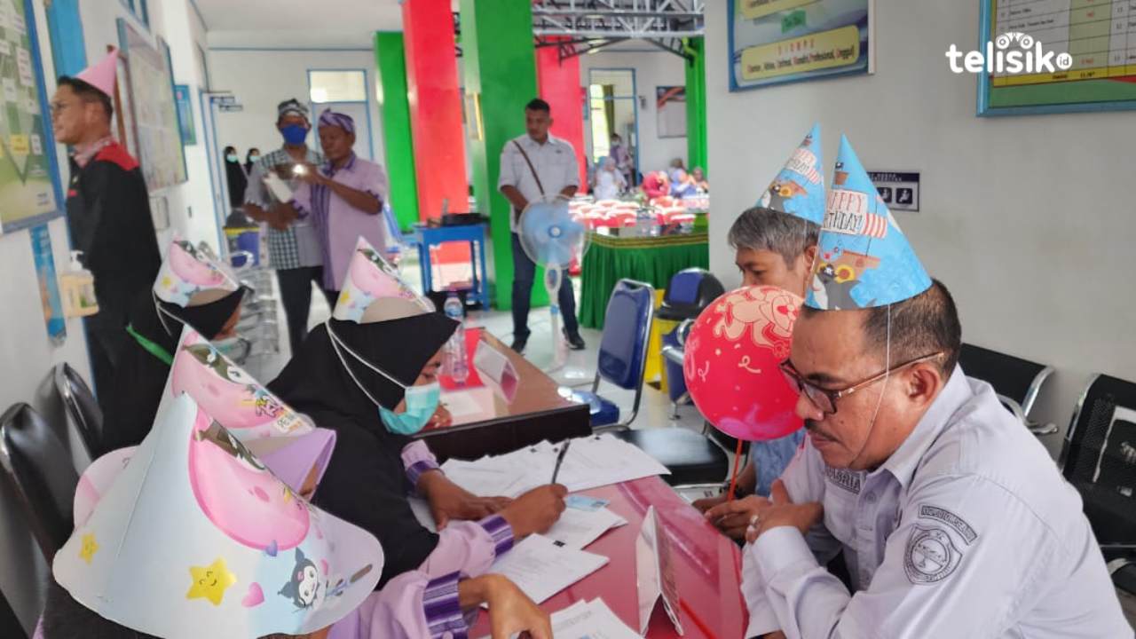 Kepala Dinas Kesehatan Buton Selatan, Dedi Hasry, saat launching program kesehatan gratis di Puskesmas Siompu, Kecamatan Siompu, Kabupaten Buton Selatan, Kamis (13/2/2025). Foto: Ali Iskandar Majid/telisik
