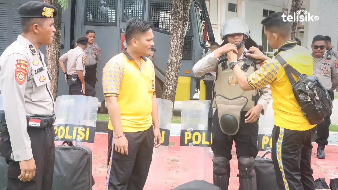 Personel Polres Muna melakukan BKO di Buton Tengah. Foto: Sunaryo/Telisik