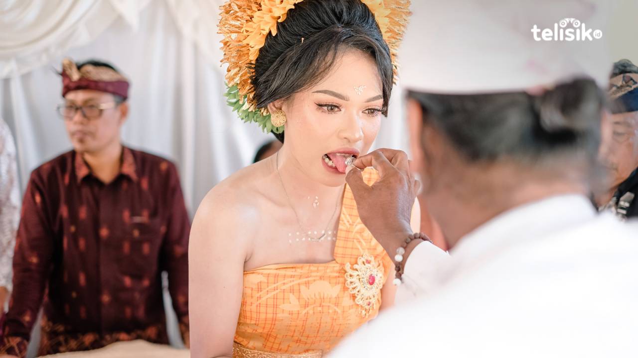 Ritual Mesangih, tradisi potong gigi dalam agama Hindu yang hanya akan ditemukan di Hindu Bali. Foto: Sigit Purnomo/Telisik