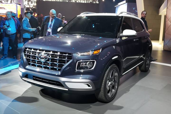 Desain modern Hyundai Venue dipadukan fitur canggih untuk pengalaman berkendara maksimal. Foto: Repro Car Blog