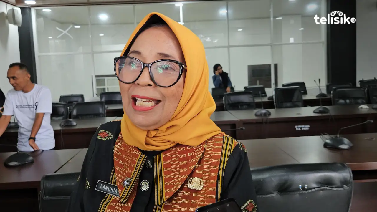 Kepala BKD Sultra, Zanuriah jelaskan pihaknya telah susun SK Gubernur perpanjangan kontrak honor 3.381 orang CPPPK dan CASN yang ditunda pengangkatannya. Foto: Sigit Purnomo/Telisik