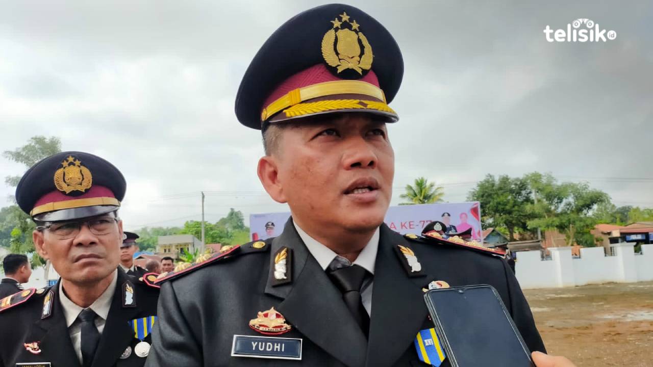 Kapolres Kolaka Timur, AKBP Yudhi Palmi D.J resmi diganti oleh AKBP Tinton Yudha Rianbodo. Foto: Sigit Purnomo/Telisik.