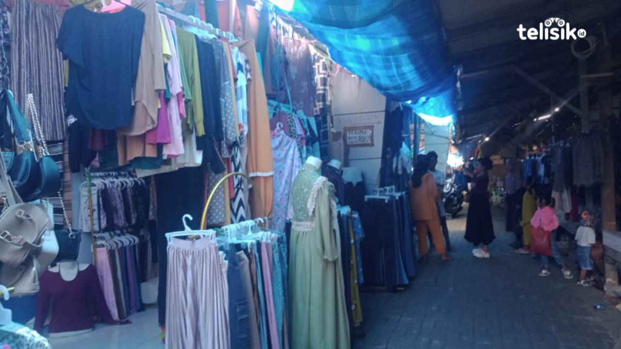Suasana sepi hari ke tujuh Ramadan di pasar Sentral Wakatobi. Foto: Wa Ode Hesti/Telisik.