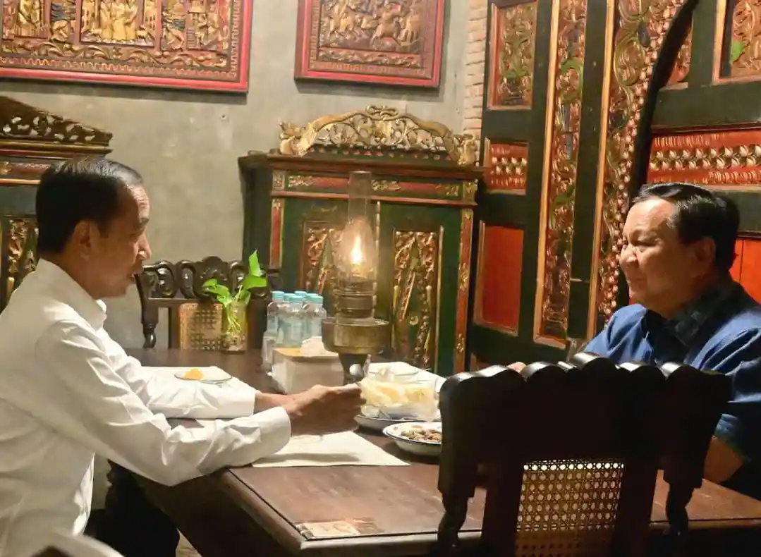 Memon pertemuan Presiden RI ke-7 Jokowi dengan Prabowo Subianto. Foto: Instagram@jokowi