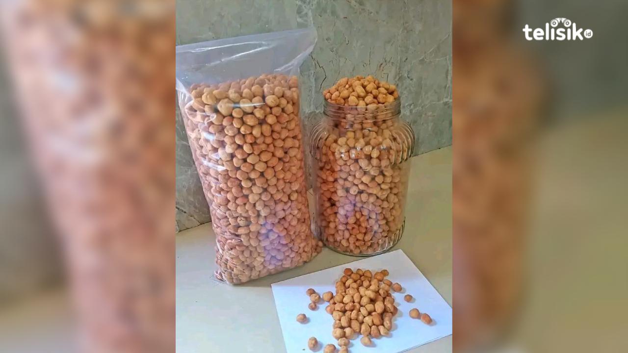 Kacang telur, salah satu cemilan favorit dan banyak digemari. Foto: Wa Ode Hesti/Telisik