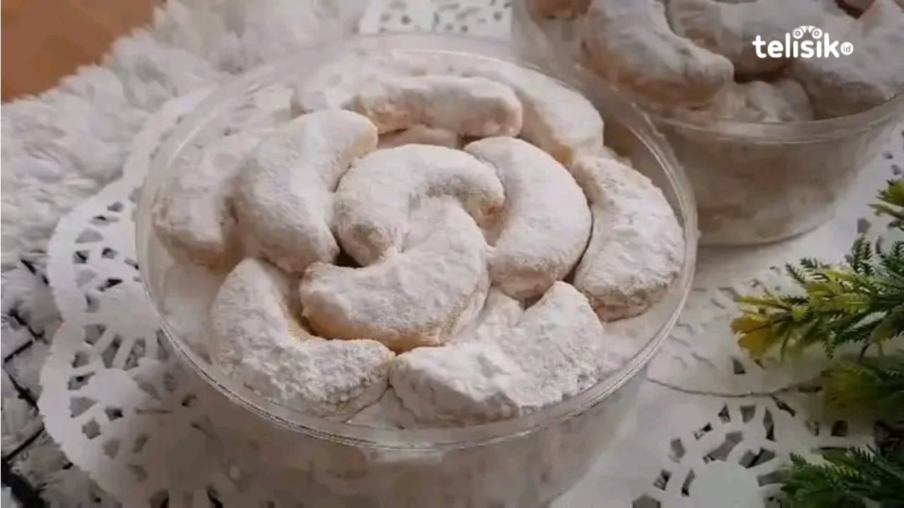 Kue putri salju yang bisa jadi pilihan untuk disajikan saat Idul Fitri. Foto: Wa Ode Hesti/Telisik