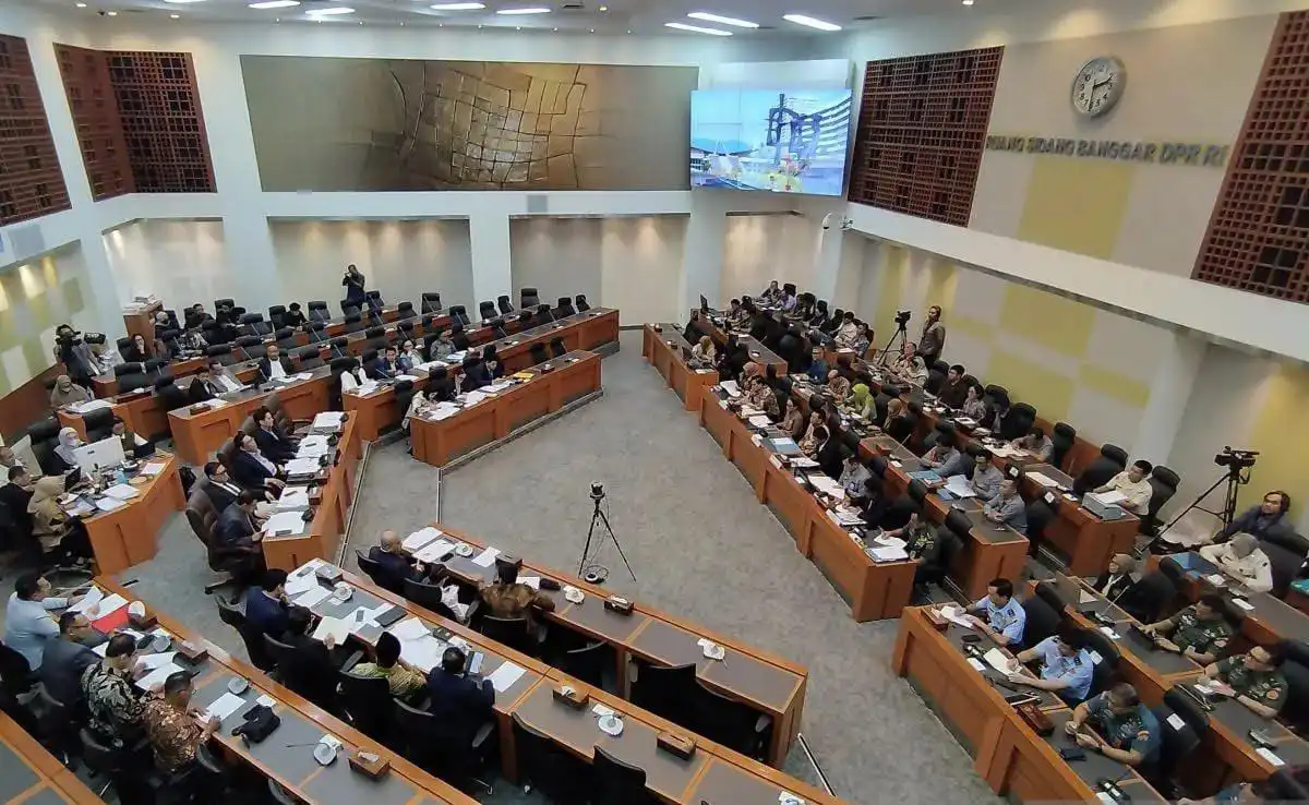 RUU TNI disepakati DPR, usia pensiun bertambah dan jabatan sipil diperluas. Foto: Repro Antara.