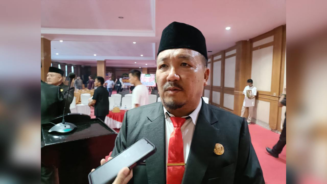 Sekretaris Daerah Konawe Utara, Safrudin, menjalani pemeriksaan di Kejati Sultra atas dugaan korupsi pertambangan di Blok Mandiodo. Foto: Ist. 