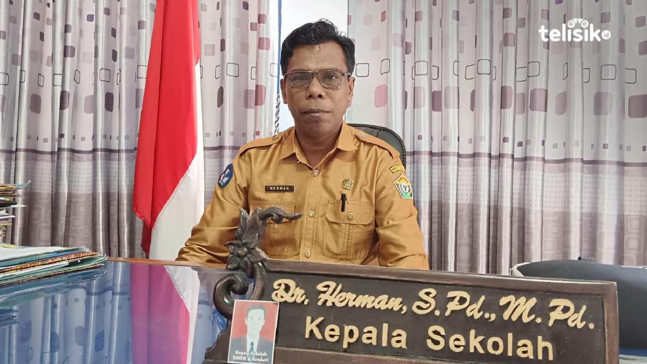 Kepala SMKN 4 Kendari, Herman ciptakan prospek kerja bagi siswa. Foto: Kardin/Telisik.