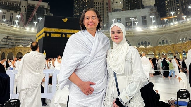 Cut Meyriska pernah dilabrak artis yang suka suaminya gegara Roger Danuarta terlalu baik. Foto: Repro Instagram @cutratumeyiriska