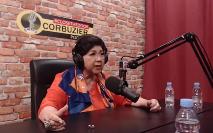 Pesan terakhir Titiek Puspa yang isinya bikin merinding baru diungkap Deddy Corbuzier. Foto: Repro YouTube Deddy Corbuzier.