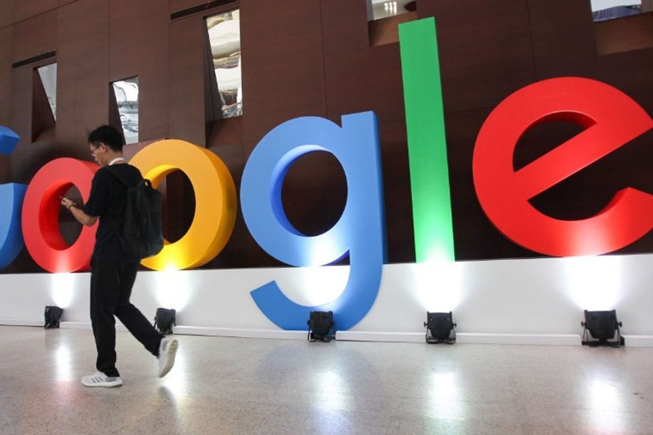 Penjualan teknologi masa depan ke Israel membuat ratusan pegawai Google mundur. Foto: Repro VOI.