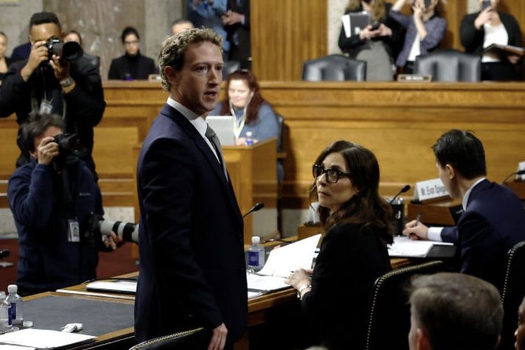 Zuckerberg terancam kehilangan WhatsApp dan Instagram. Foto: Repro BBC.