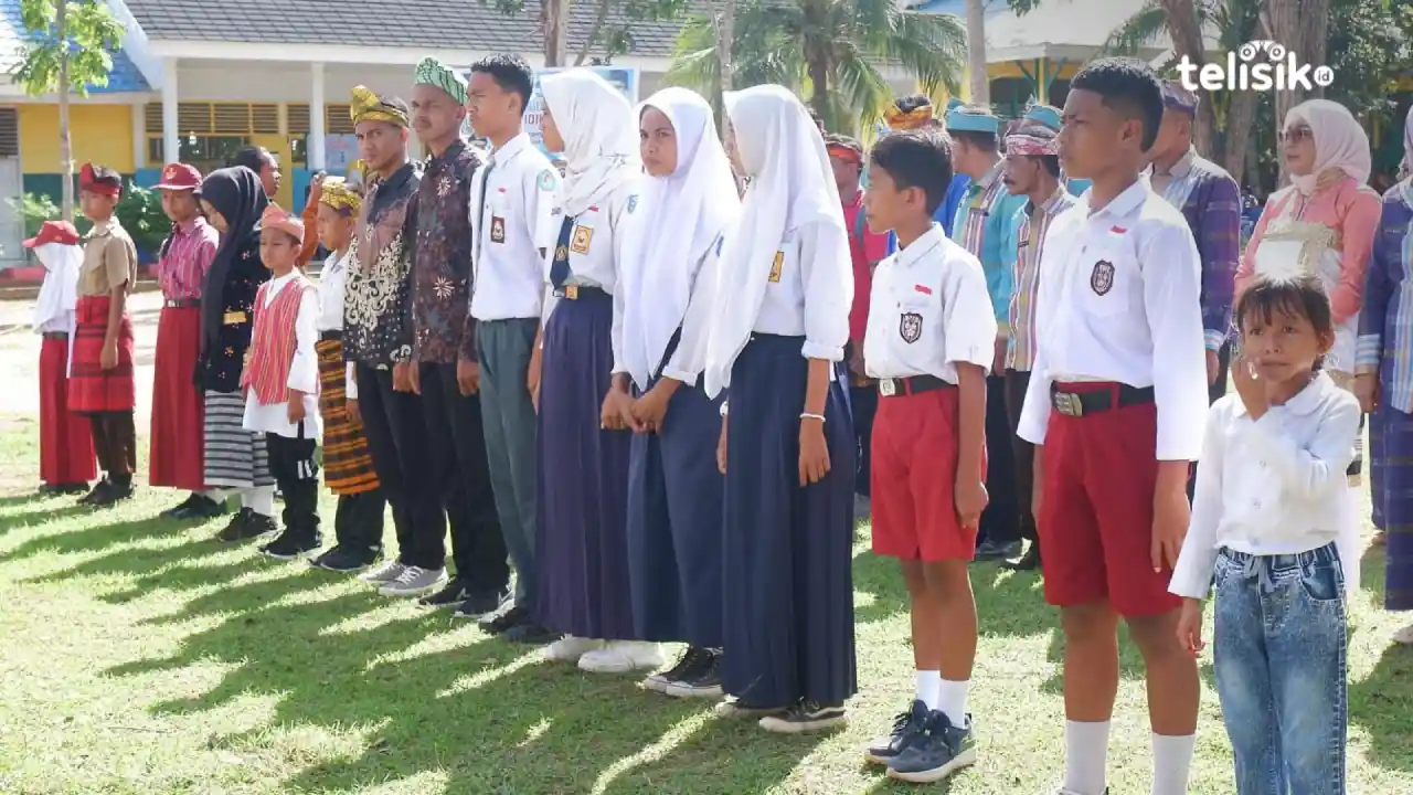 Para peserta didik dari gabungan sekolah tingkat SD, SMP dan SMA se-Kabupaten Buton Selatan. Foto: Ali Iskandar Majid/Telisik.